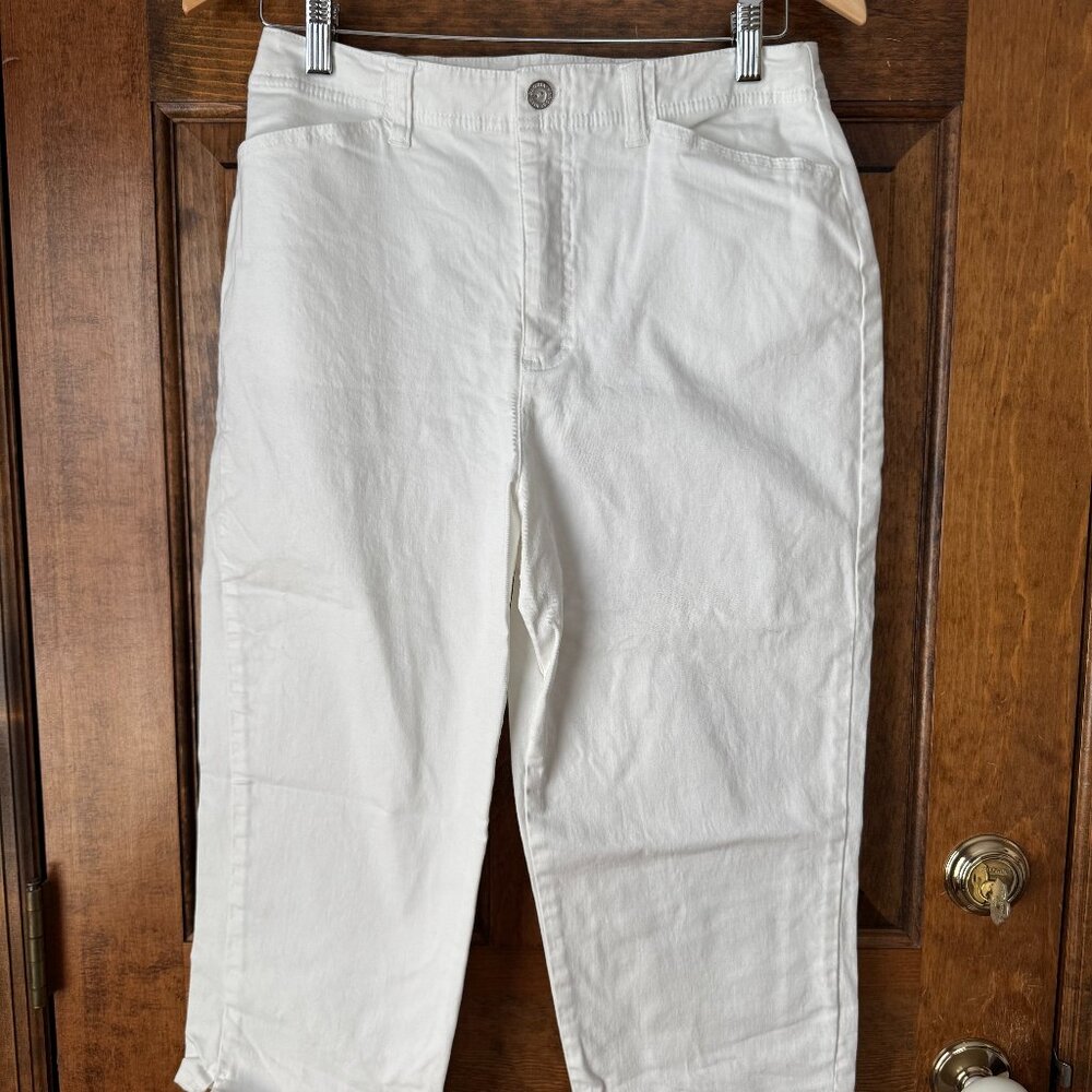 Gloria Vanderbilt White Cropped Pants Size 12